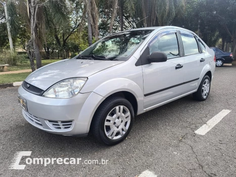 FORD FIESTA 1.6 Rocam Sedan 8V 4 portas