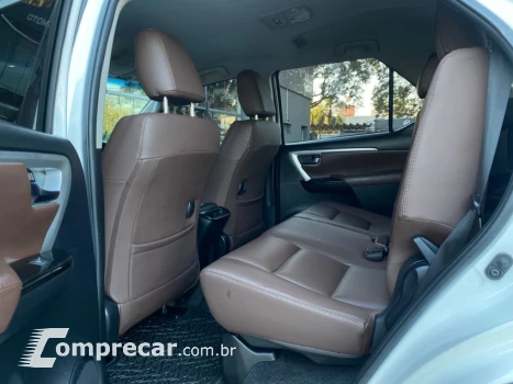 HILUX SW4 2.7 SR 4X2 16V