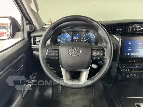 HILUX SW4 2.8 D-4d Turbo SRX 7L 4X4