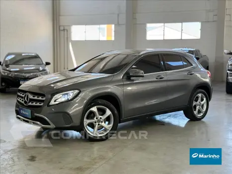 Mercedes-Benz GLA 200 1.6 CGI FLEX STYLE 7G-DCT 4 portas