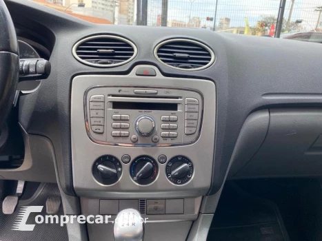 FOCUS SEDAN 2.0