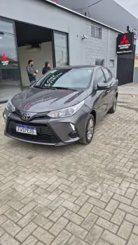 Toyota YARIS 1.5 16V Sedan XS Connect 4 portas