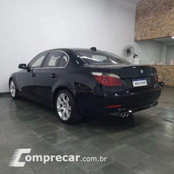 545I 4.4 Sedan V8 32V
