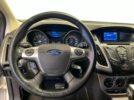 FOCUS 1.6 SE 16V FLEX 4P POWERSHIFT