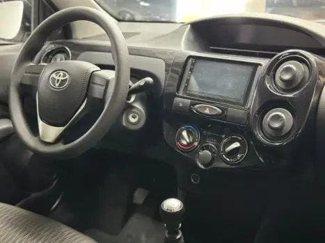 ETIOS HATCH - 1.3 X 16V 4P MANUAL