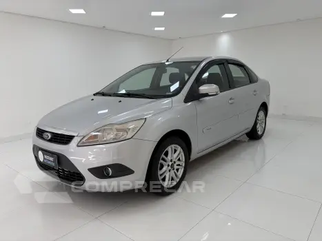 FORD FOCUS 1.6 SE Sedan 16V 4 portas