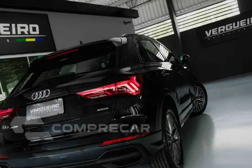 Q3 2.0 40 TFSI Performance Black Quattro