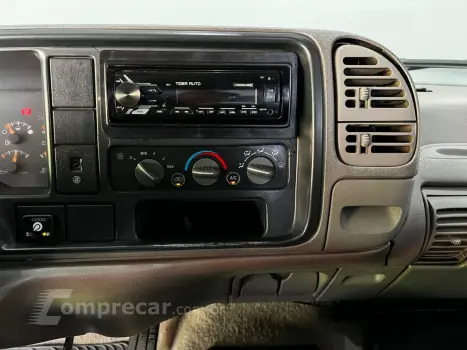 SILVERADO 4.1 MPFI DLX 4X2 CS 18V GASOLINA 2P MANUAL