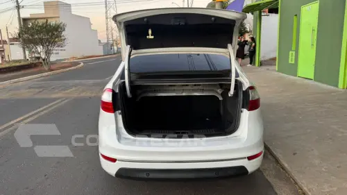 Fiesta Sedan 1.6 4P FLEX TITANIUM POWERSHIFT AUTOMÁTICO
