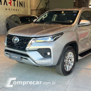 Toyota Hilux SW4 SRX 4x4 2.8 TDI 16V Dies. Aut. 4 portas
