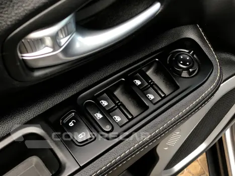 Renegade 1.8 16V Flex 4P Automático