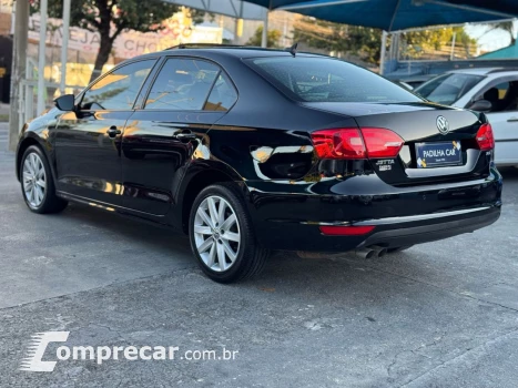 Jetta 2.0 4P FLEX CONFORTLINE AUTOMÁTICO