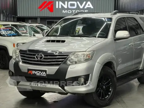 HILUX SW4 - 3.0 SRV 4X4 7 LUGARES 16V TURBO INTERCOOLER 4P A