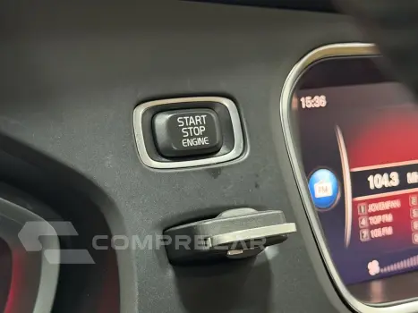 V40 2.0 T4 MOMENTUM GASOLINA 4P AUTOMÁTICO