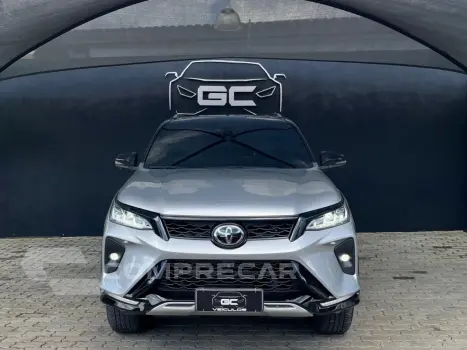 HILUX SW4 2.8 D-4D TURBO DIESEL DIAMOND 7L 4X4 AUTOMÁTICO