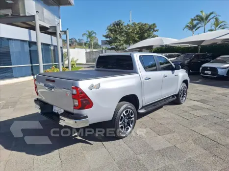 HILUX 2.8 D-4D TURBO DIESEL CD SRX 4X4 AUTOMÁTICO