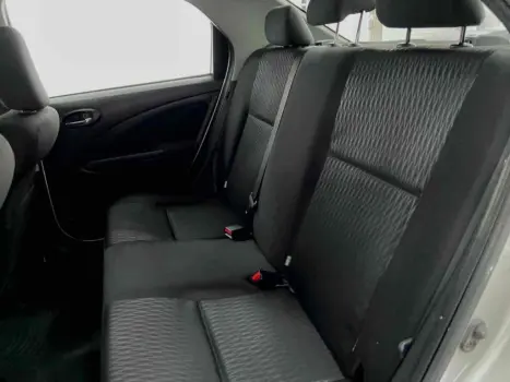 ETIOS 1.5 XS SEDAN 16V FLEX 4P AUTOMÁTICO