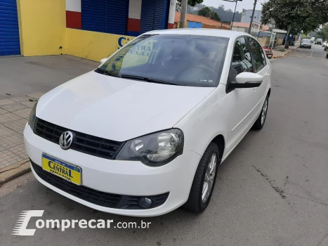 Volkswagen POLO SEDAN 1.6 MI Comfortline 8V 4 portas