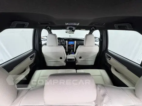 HILUX SW4 2.8 SRX Diamond 4X4 7 Lugares 16V Turbo Intercoole