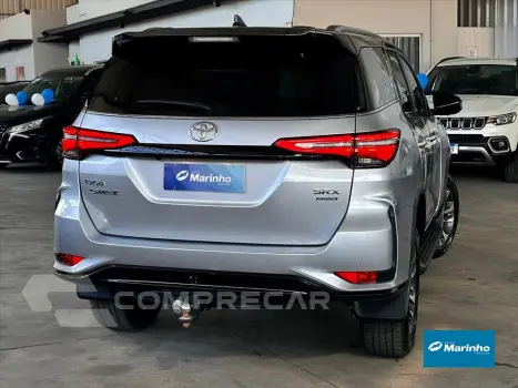 HILUX SW4 2.8 D-4D TURBO DIESEL SRX PLATINUM 4X4