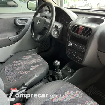 CORSA 1.8 MPFI Maxx Sedan 8V