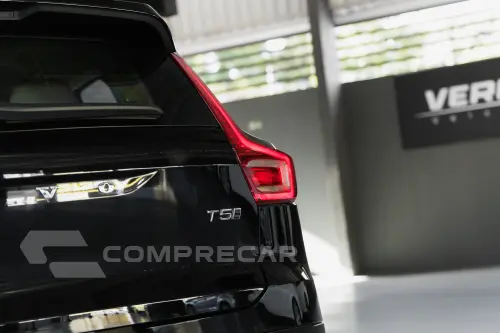 XC40 2.0 T5 Momentum AWD Geartronic