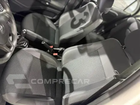 VOYAGE 1.0 12V MPI Totalflex