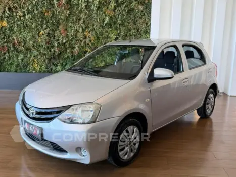 Toyota ETIOS HATCH - 1.3 X 16V 4P MANUAL 4 portas