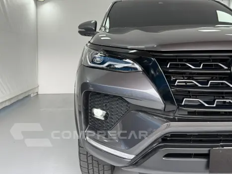 HILUX SW4 2.8 D-4d Turbo SRX 7L 4X4