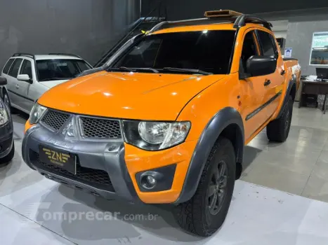 Mitsubishi L200 SAVANA 3.2 4X4 16V OFF TURBO INTERCOOLER DIESEL 4P MANU 4 portas