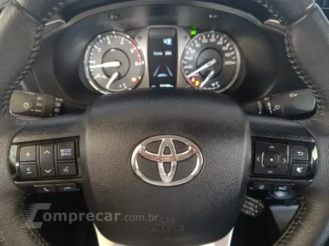 HILUX 2.8 D-4D TURBO CD SRX PLUS 4X4 AUTOMÁTICO