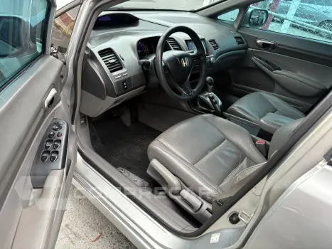 Civic 1.8 16V 4P FLEX LXS AUTOMÁTICO