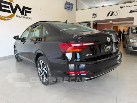 VOLKSWAGEN JETTA Comfort. 250 TSI 1.4 Flex 16v Aut.