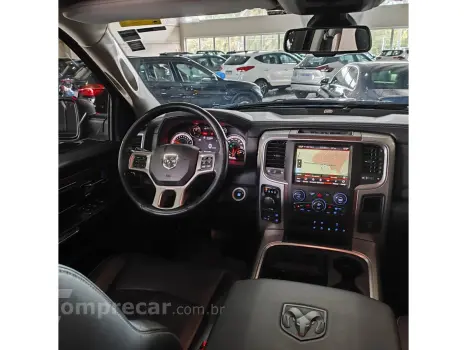 CLASSIC 5.7 V8 GASOLINA LARAMIE NIGHT EDITION CD 4X4 AUTOMÁT