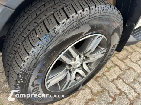 HILUX SW4 2.7 SRV 7 Lugares 4X2 16V