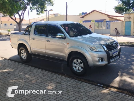 Toyota HILUX 2.7 SR 4X2 CD 16V 4 portas