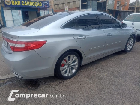 AZERA 3.3 MPFI GLS Sedan V6 24V