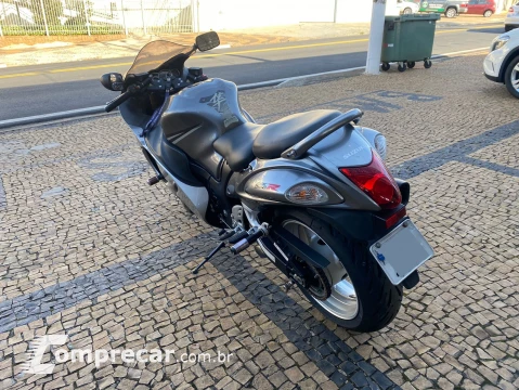 SUZUKI GSX 1300 HAYABUSA