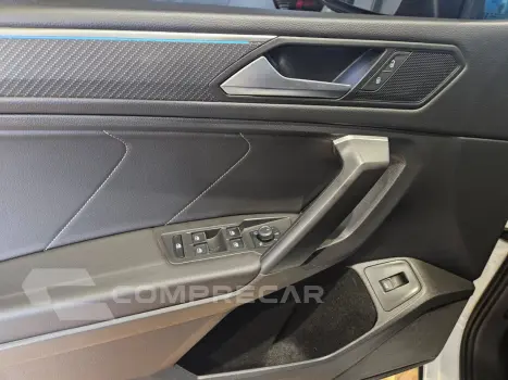 Tiguan 2.0 300 TSI ALLSPACE R-LINE TURBO AUTOMÁTICO