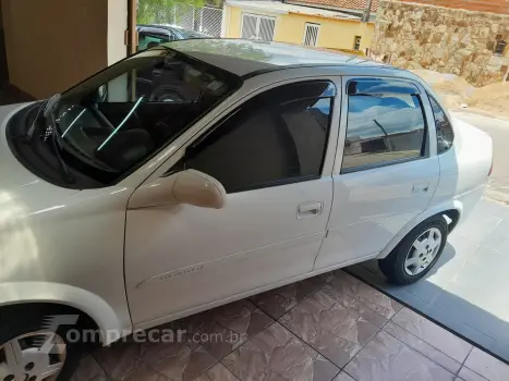 CORSA 1.0 MPFI Classic Sedan 8V