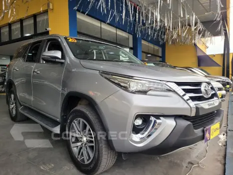 Toyota Hilux SW4 SRX 4x4 2.8 TDI 16V Dies. Aut. 4 portas