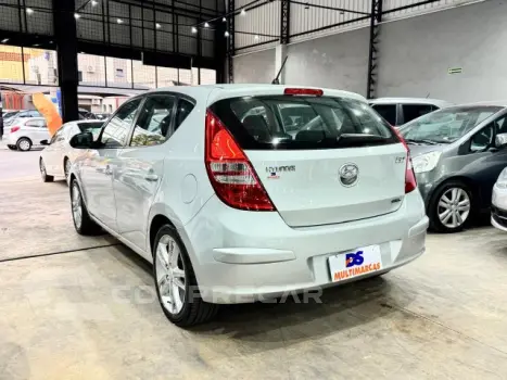 I30 - 2.0 MPFI GLS 16V 4P MANUAL