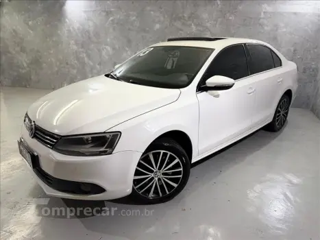Volkswagen JETTA 2.0 TSI Highline 4 portas