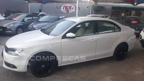 Volkswagen JETTA 2.0 Comfortline 120cv 4 portas