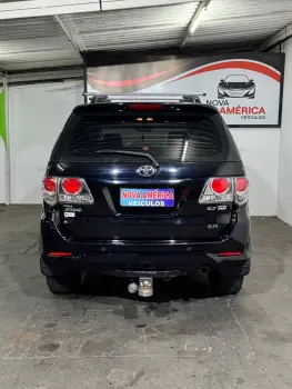 Hilux SW4 SR 4x2 2.7/ 2.7 Flex 16V Aut.