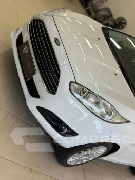 fiesta titanium