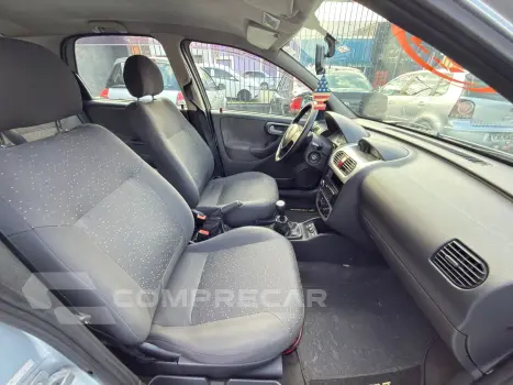 CORSA 1.4 MPFI Premium Sedan 8V