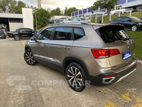 TAOS 1.4 250 TSI TOTAL FLEX HIGHLINE AUTOMÁTICO