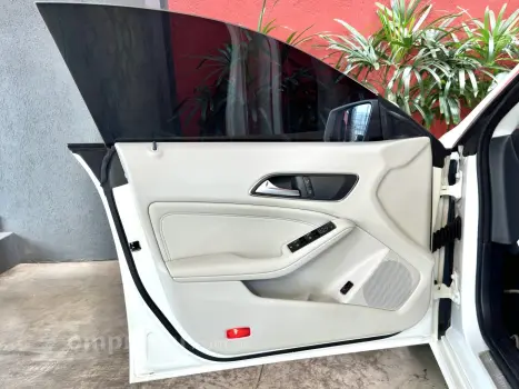 CLA 180 1.6 CGI GASOLINA 7G-DCT