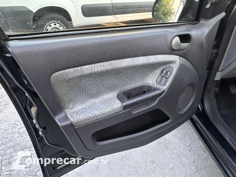 FIESTA 1.6 MPI Sedan 8V